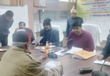 संभव में जनसुनवाई में शिकायत सुन नगर आयुक्त ने विभागीय अधिकारियों को दिए कार्रवाई के निर्देश