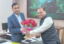 जीडीए सचिव से छोटे प्लॉटों पर पार्किंग के साथ 4 मंजिल की मांग