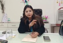 गाजियाबाद के स्कूल में महिला प्रिंसपल के फूट-फूट कर रोने का वीडियो वायरल गणतंत्र दिवस पर आई महिला सशक्तिकरण की बदनुमा तस्वीर मैनेजर और प्रबंधन पर गंभीर आरोप