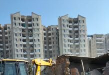 बिसरख में चला ग्रेटर नोएडा प्राधिकरण का बुल्डोजर