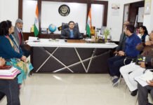 शिक्षा की गुणवत्ता के लिए विद्यालयों का नियमित निरीक्षण करें अधिकारी: सीडीओ