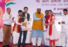 अपने दैनिक जीवन में भी करें मिट्टी से बने उत्पादों का उपयोग: ओमप्रकाश गोला प्रजापति