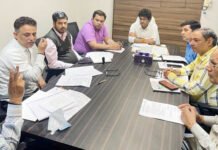 नगर आयुक्त की अध्यक्षता में हुई एबीसी निगरानी समिति की बैठक