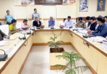 बिना लापरवाही के विकास कार्यों को जल्द कराएं पूरा: वीके सिंह