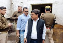होली पर शराब के धंधेबाजों की नजर, शराब की दुकानों का निरीक्षण