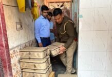 होली में तस्करी के लिए हरियाणा की सस्ती शराब दोगुने दामों में बेचने वाली महिला तस्कर से 12 पेटी शराब बरामद
