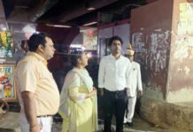 नगर आयुक्त ने रात्रि निरीक्षण में देखी शहर की सफाई व्यवस्था