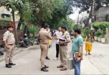 नौकरी के बहाने आए दंपत्ति ने बुजुर्ग पर किये चाकू से वार