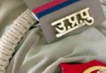 खाकी वर्दी का रौब: नशे में धुत सिपाही ने अधिवक्ता पर तानी पिस्टल