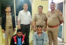 दोगुने दामों में बेच रहा था देशी शराब के पव्वे