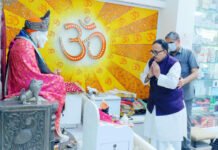 घुटना प्रत्यारोपण आपरेशन के बाद डिस्चार्ज हुए केंद्रीय मंत्री डॉ महेंद्र नाथ पांडेय