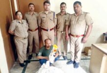 ढाबे की आड़ में ग्राहकों को खाने के साथ देता था शराब की सुविधा