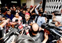 गाजियाबाद में बोले अखिलेश यादव सड़कों से न हटा कूड़ा न हटा सांड भाजपा चुनाव में क्या भरेंगी हुंकार