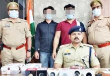 पुलिस से बचने के लिए लग्जरी कार में खिलवाते थे आईपीएल मैच का सट्टा