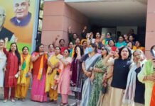 गाजियाबाद में भाजपा नेताओं की पत्नियों को टिकट देने के विरोध, महिला मोर्चा ने खोला मोर्चा
