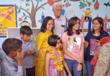 लंदन के केंड्रिक ग्रामर स्कूल के बच्चों ने दिव्यांग बच्चों को दिए गिफ्ट