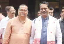 ब्राह्मण सेवक तरुण मिश्र ने मंत्री अशोक सिंघल व जयंत मल्ला बरुआ से की मुलाकात