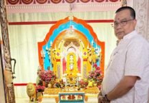ब्राह्मण सेवक तरुण मिश्र ने किया प्रसिद्ध गोरखनाथ मंदिर मे बाबा गोरखनाथ के दर्शन