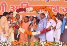 गाजियाबाद में योगी बोले ना कर्फ्यू ना दंगा उत्तर प्रदेश मेंं है सब चंगा नगर निकाय चुनाव में भाजपा प्रत्याशियों के लिए मांगे वोट