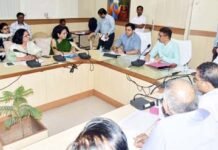 स्वास्थ्य योजनाओं में लापरवाही पर रूकेगा अधिकारियों का वेतन: राकेश कुमार सिंह