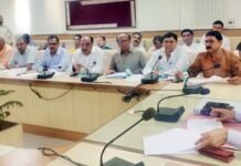 व्यापारियों की समस्याओं को गंभीरता से ले अधिकारी, जल्द करें समाधान: राकेश कुमार सिंह