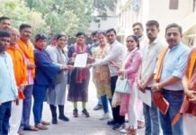 एक समाज श्रेष्ठ समाज ने की साक्षी के हत्यारे को फांसी देने की मांग, सिटी मजिस्ट्रेट को सौंपा ज्ञापन