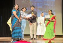 उत्कृष्ट विद्यार्थियों को नगर आयुक्त ने किया सम्मानित