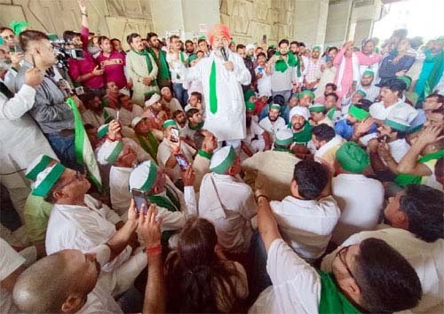 rakesh-tikait-protest-gajipur-border