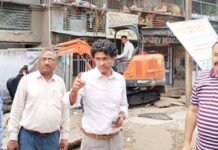 शहर की सफाई व्यवस्था का जायजा लेने सड़क पर उतरे नगर आयुक्त