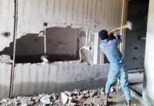 नक्शे के विपरीत निर्माण करने पर जीडीए ने चलाया हथौडा