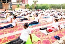 जय हिंद योगा गु्रप सेक्टर 1 वैशाली में साधकों ने किया योगाभ्यास