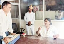 स्वास्थ्य, प्रकाश एवं जलकल स्टोर का महापौर ने किया औचक निरीक्षण