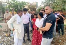 भूजल स्तर सुधार: मेयर व नगर आयुक्त ने तालाबों का किया निरीक्षण
