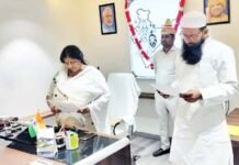 मेयर ने जिलाबदर पार्षद को दिलाई शपथ