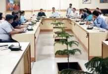 क्लस्टर बनाते हुए निर्यात नीति में लाए प्रगति: डीएम