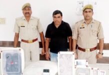 बस की ड्राइवरी छोड़कर बन गया दिल्ली का दरोगा और वर्दी का रौब दिखाकर लोगों से करता था ठगी, क्राइम ब्रांच ने दबोचा