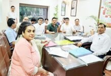 जलभराव, अतिक्रमण को लेकर जीडीए सचिव को पार्षदों ने बताई समस्या