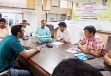 संभव जनसुनवाई में नगर आयुक्त ने सुनी समस्या, निस्तारण के दिए निर्देश