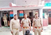 दुकान बंद होते ही ठेके पास खड़ा होकर बेचते थे यूपी की शराब
