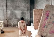 ट्रांसपोर्ट, गोदामों और बंद फैक्ट्रियों का आबकारी विभाग ने किया निरीक्षण