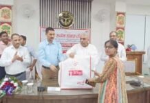 खादी का ज्यादा से ज्यादा प्रदेश में उत्पादन के लिए प्रयासरत सरकार: राकेश सचान