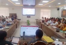सैम बच्चों का पोर्टल पर फीड कार्य पूरा नहीं होने पर डीएम ने लगाई फटकार