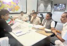 निवर्तमान पार्षद मनोज गोयल ने नगर आयुक्त को गिनाई क्षेत्र की समस्या