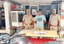 पुलिस बनकर होमगार्ड दिल्ली-मेरठ एक्सप्रेस-वे पर कार रोक कर करता था लूट, गिरफ्तार