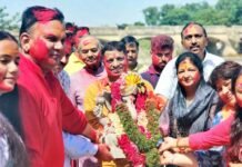 कौशांबी में नम आंखों से गणपति बप्पा को दी भावभीनी विदाई