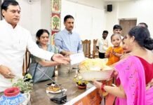 आंगनबाड़ी केंद्रों का कायाकल्प करने वाले हुए सम्मानित