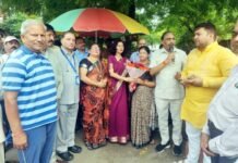 सड़क सुधार कार्य का पार्षद कुसुम मनोज गोयल ने किया शुभारंभ