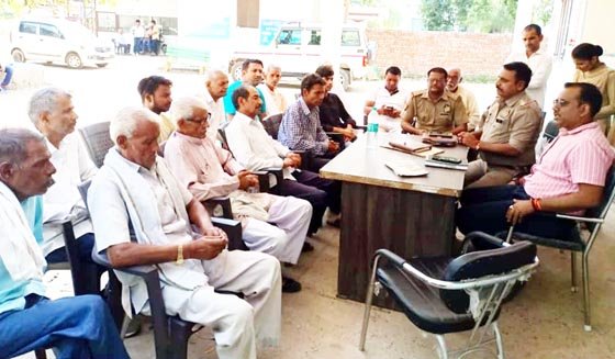 noida-excise-raid-checking (5)