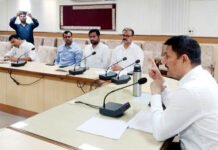 जिलाधिकारी राकेश कुमार सिंह ने ग्रुप हाउसिंग सोसाइटी में बनाए गए मतदेय स्थल को फाइनल कर दिया अंतिम रुप