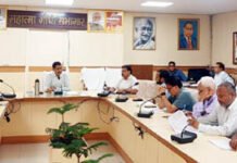 सोसाइटी एवं कम्युनिटी हॉल में बनेंगे नए मतदेय स्थल: राकेश कुमार सिंह